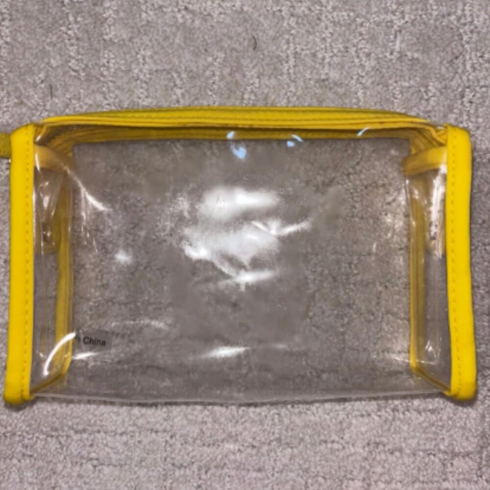 ✖️ SOLD ✖️ Used Stoney Clover Lane Travel Pouch in Lemon Yellow